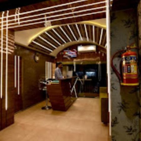 Hotel Vk Inn Prayagraj Bagian luar foto
