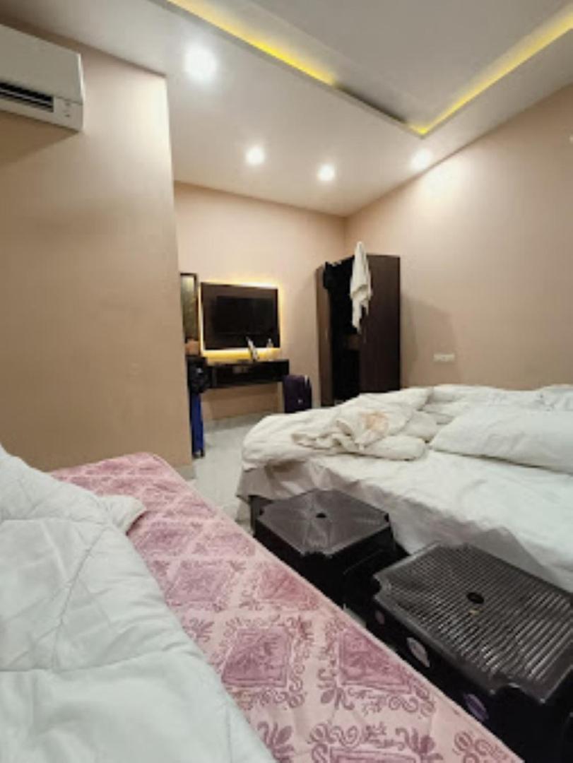 Hotel Vk Inn Prayagraj Bagian luar foto